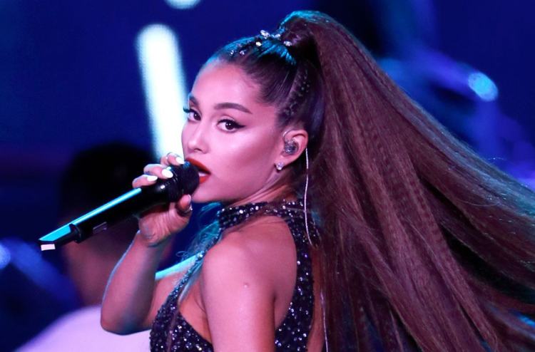 Fans mourn 'bittersweet' final Ariana Grande gig in London in 4 hours